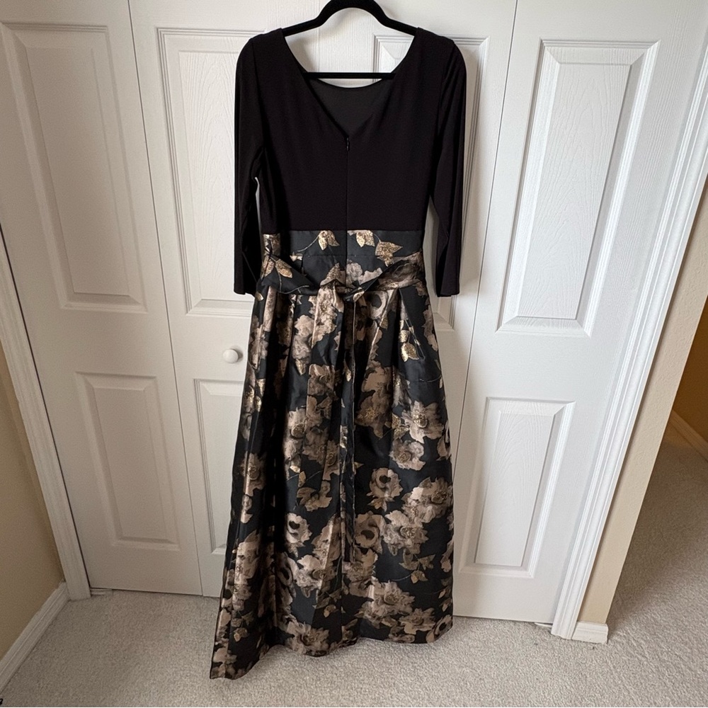 Elegant Black and Gold Floral Ball Gown - Picture 5 of 6